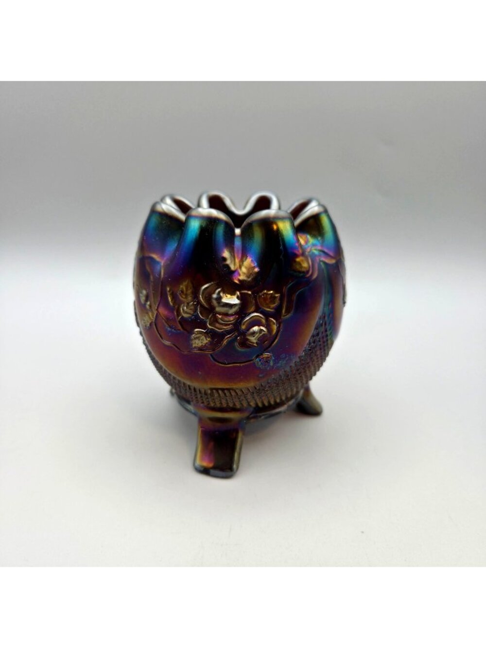 Antique Northwood Fine Cut & Roses Amethyst Purple Carnival Glass Rose Bowl